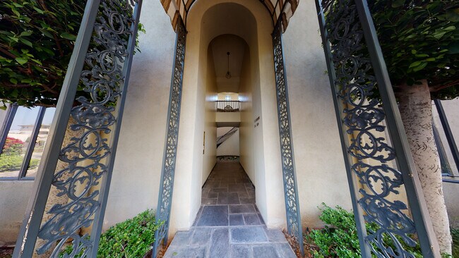 Entrance into apartment - 535 S Los Robles Ave