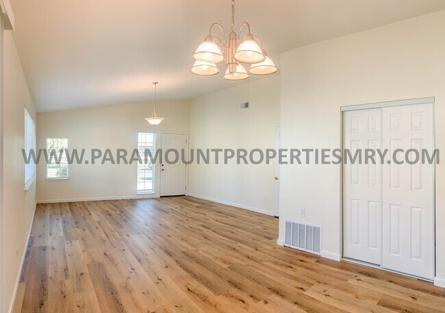 Foto del edificio - 1204 Hicks Dr