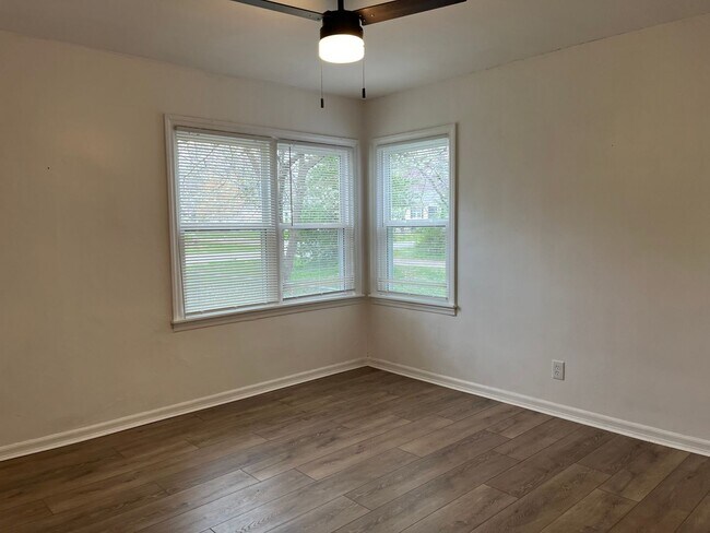 Foto del edificio - Beautiful Renovated 2 bedroom!
