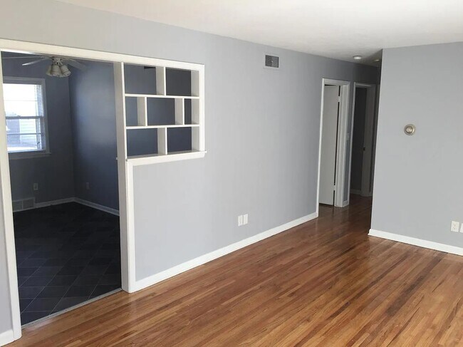 Foto del edificio - 3314 S Custer Ave
