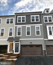 Building Photo - 17958 Woods Overlook Dr