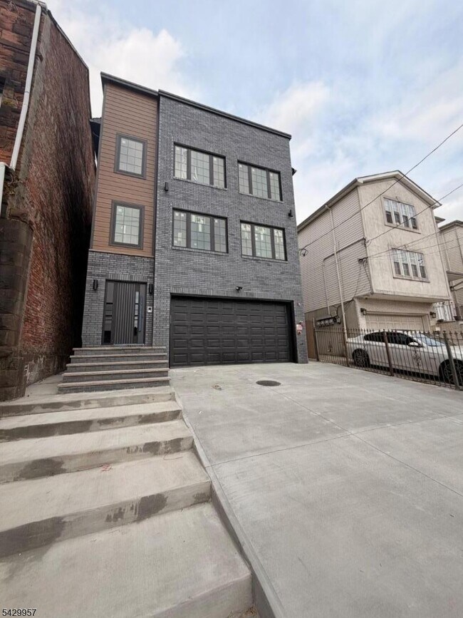 Foto del edificio - 129 Mt Pleasant Ave