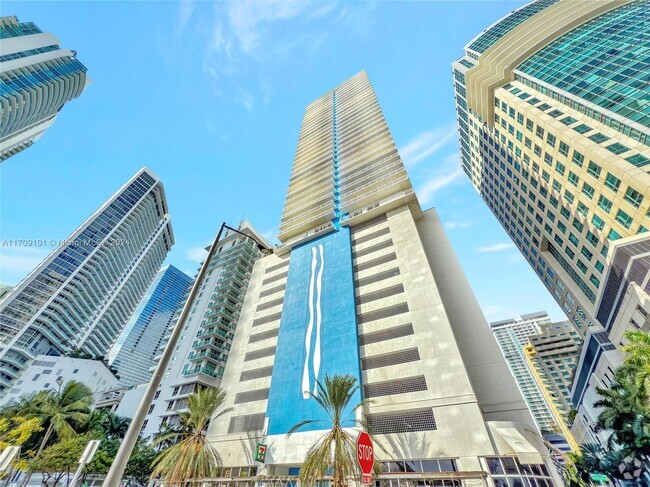 Building Photo - 1200 Brickell Bay Dr