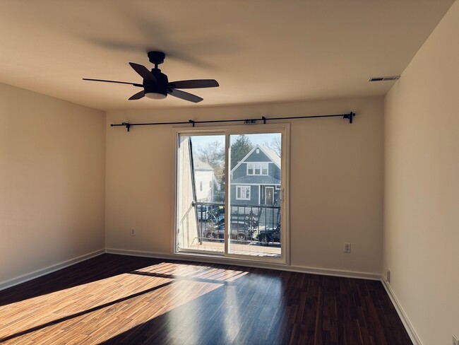 Building Photo - 6734 W Dakin St