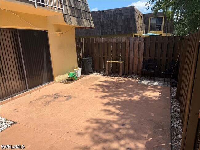 Foto del edificio - 1531 Park Meadows Dr