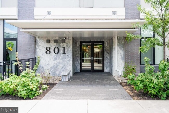 Building Photo - 801 N Fairfax St