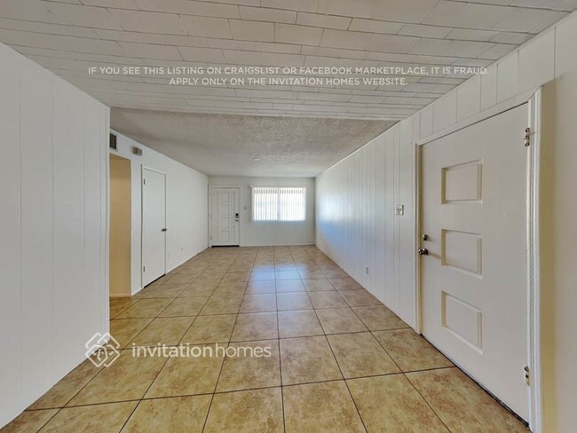 Foto del edificio - 6213 W Claremont St