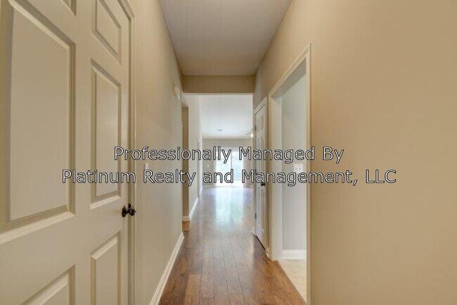 Building Photo - 2371 Ellsworth Dr