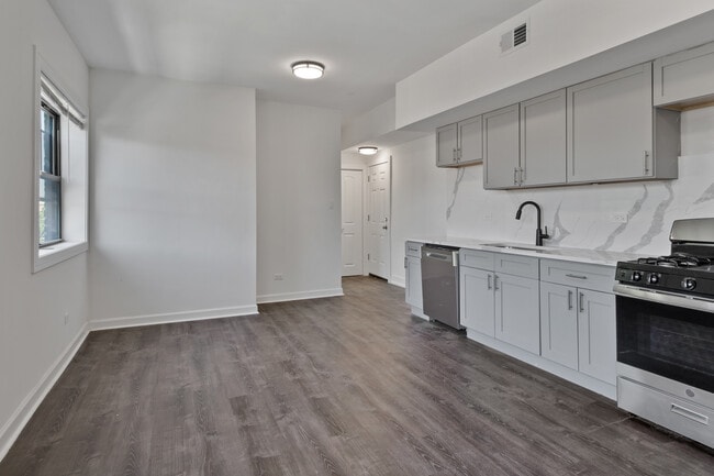 Foto del edificio - 3058 W Cortland St
