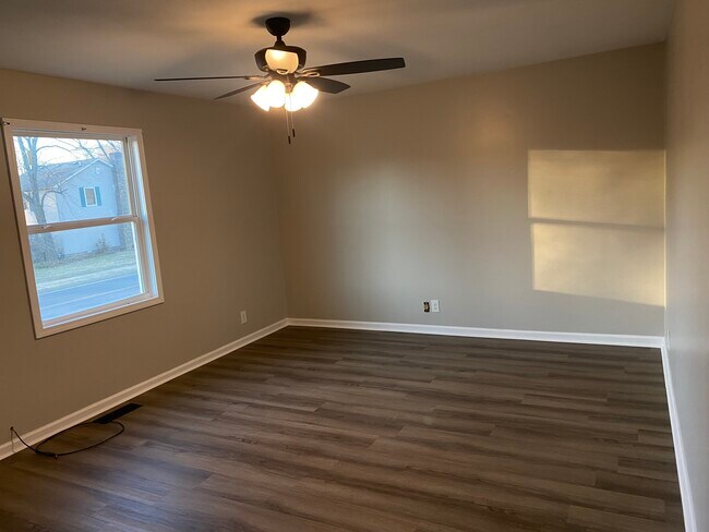 Foto del edificio - 3400 Maxon Rd