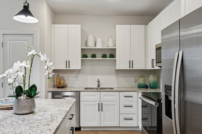 Building Photo - Cacema Townhomes