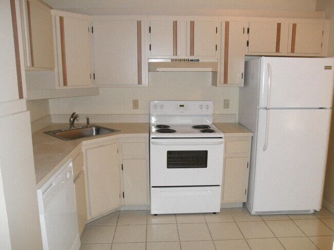 Building Photo - 622 Sea Pine Way