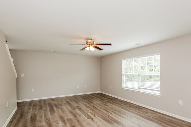 Foto del edificio - 1927 Stoney Pointe Cir