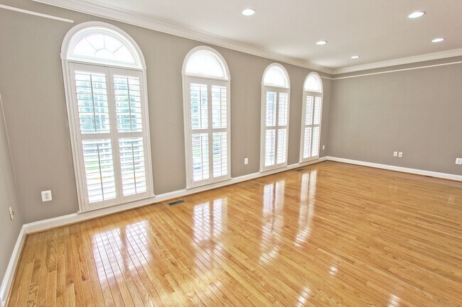 Building Photo - 4083 Walnut Cove Cir