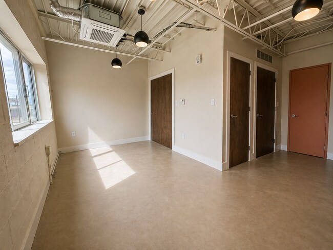 Foto del edificio - The Garden Lofts