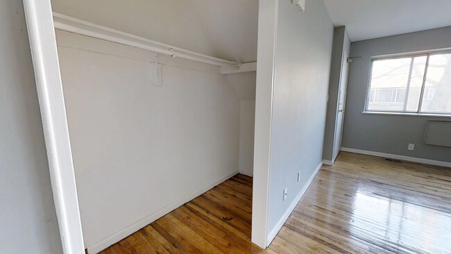 Building Photo - 333 Bellevue Ave