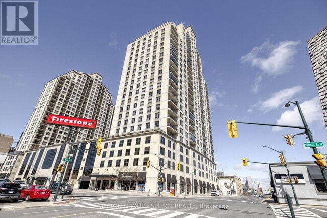 Building Photo - 330-330 Ridout St S