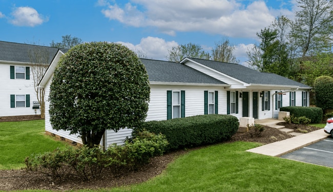 Building Photo - Woodlands at Concord
