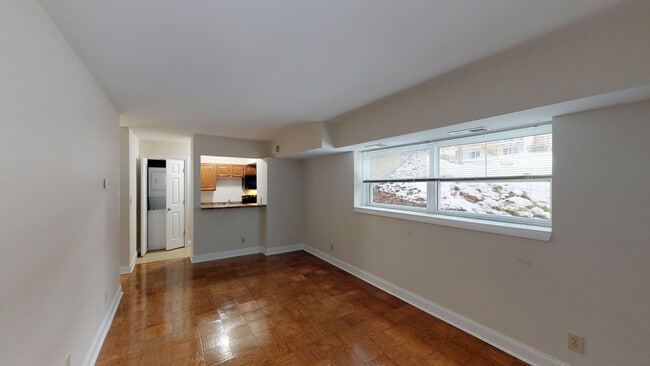 Building Photo - 625 Walpole St