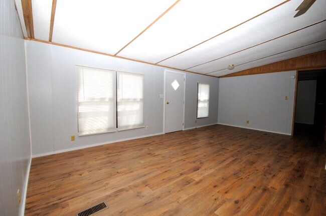 Building Photo - 1334 Old Smithfield Rd. Goldsboro, NC 27530