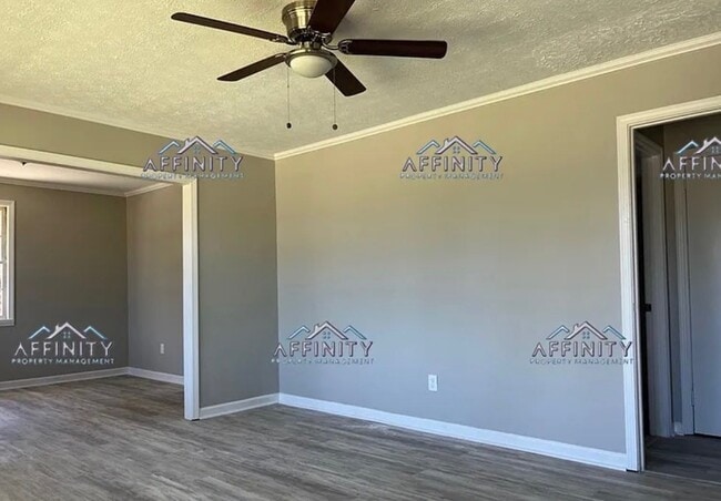 Building Photo - 1154 N Beddingfield Dr