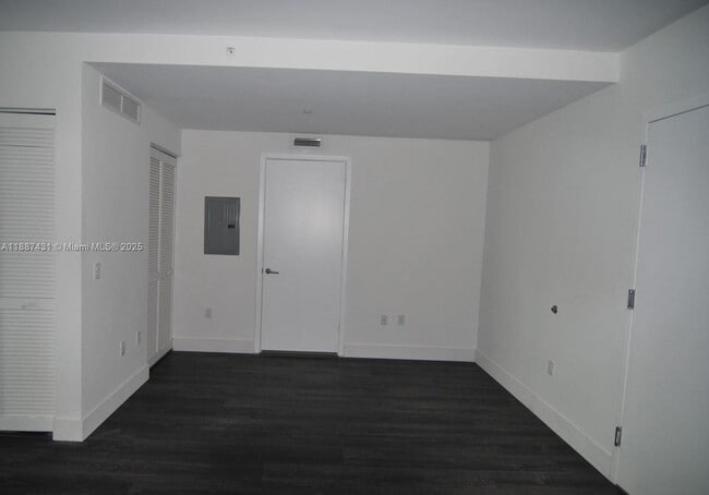 Foto del edificio - 31 SE 6th St
