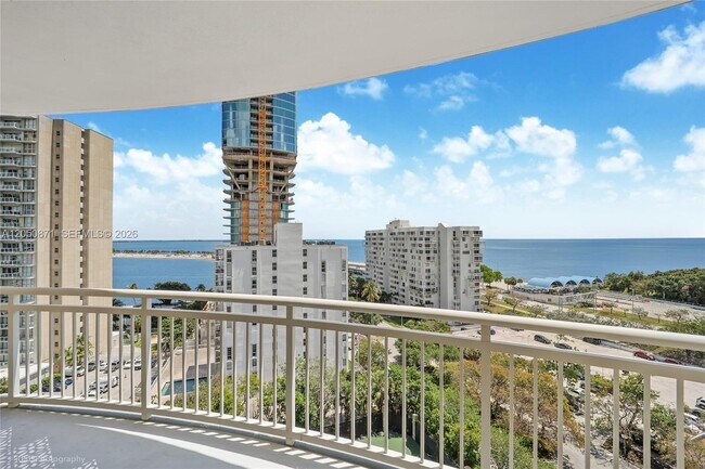 Foto del edificio - 2475 Brickell Ave