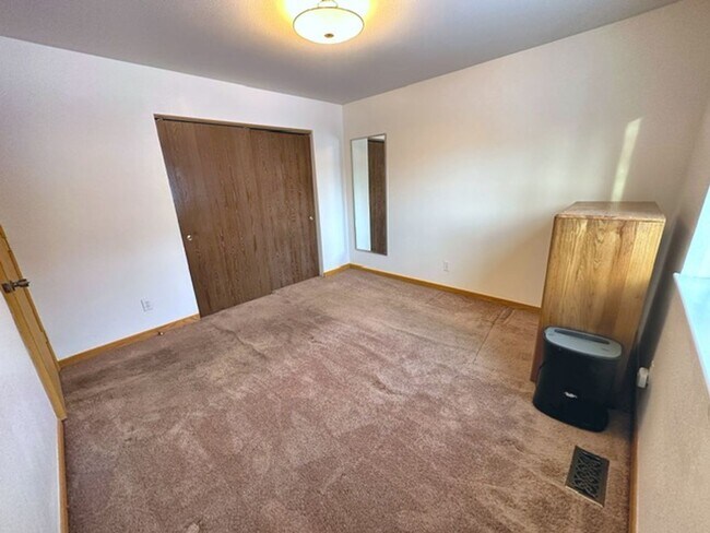 Foto del edificio - South Anchorage Home with Fenced in Yard & In Unit Laundry