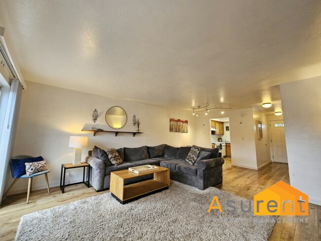 Foto del edificio - Fully Furnished Private Setting Townhouse, 2 Bedroom- 1.5 Bathroom, centrally located in Ashland