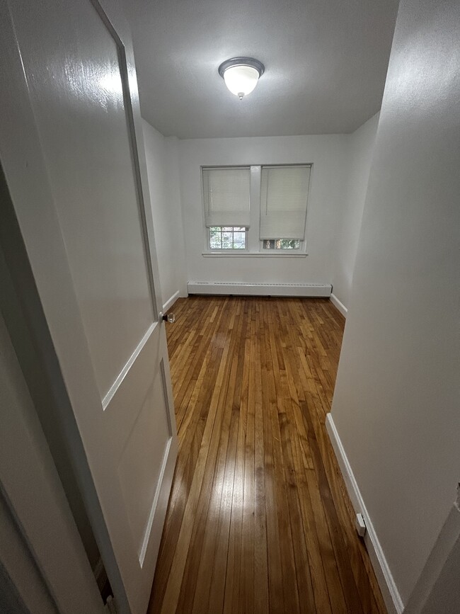 Spare Bedroom Exterior - 100 Boylston St