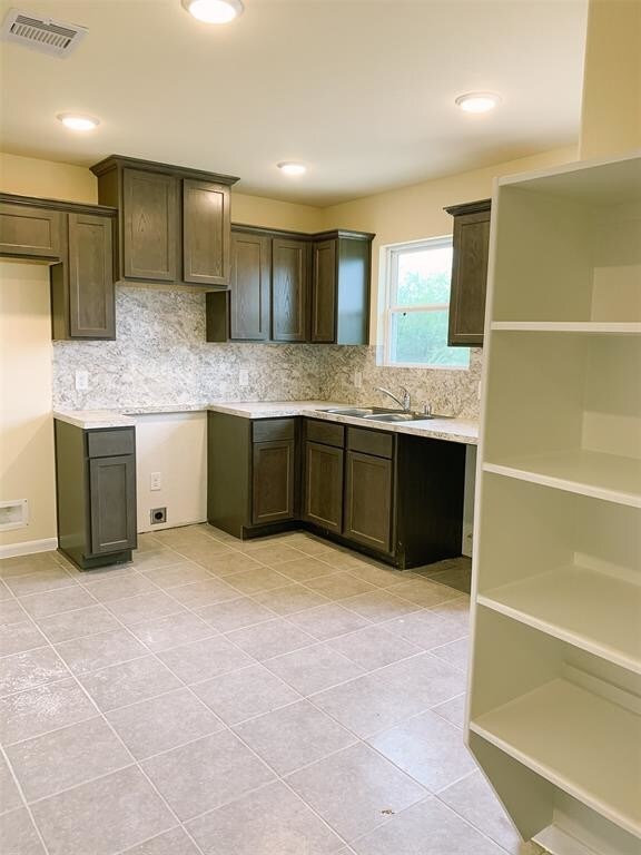 Foto del edificio - 8421 W 1st St