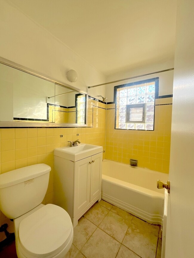 Foto del edificio - 6557 N California Ave