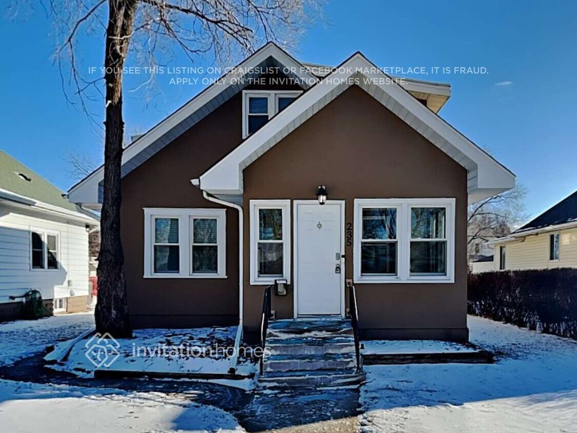 Primary Photo - 235 10th Ave S