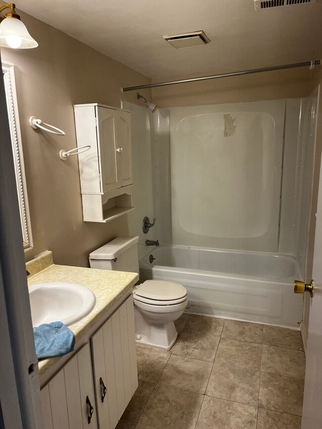 Building Photo - 8709 Candlewood Trl