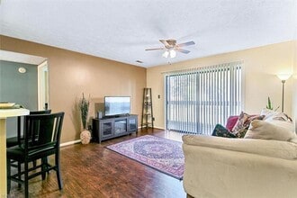 Building Photo - 126 Wells Ct