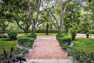 Building Photo - 7405 SW 79th Ct