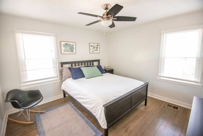 Downstairs bedroom with walk in closet - 1233 Milton Ter SE