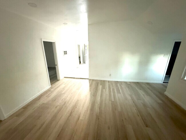 Foto del edificio - 580 Tuckahoe Rd