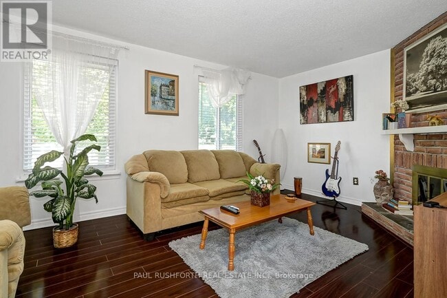 Building Photo - 767 Vinette Crescent