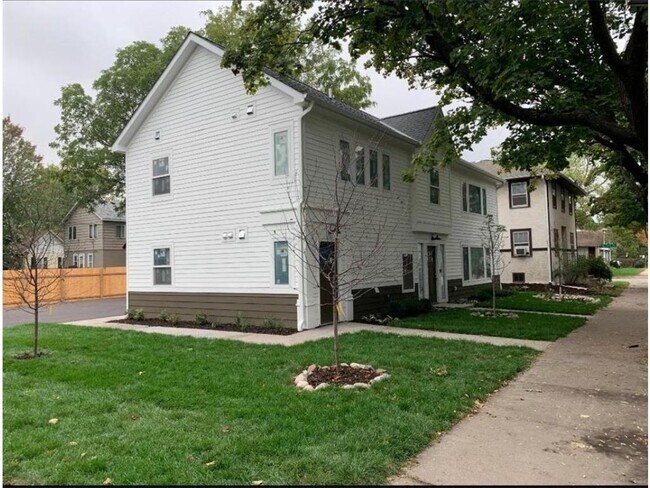 Foto del edificio - 2106 SE Fairmount St