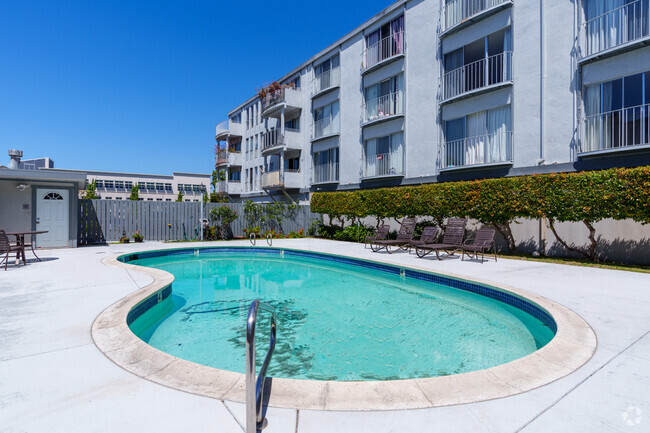 Piscina - Berkeley Park Apartments