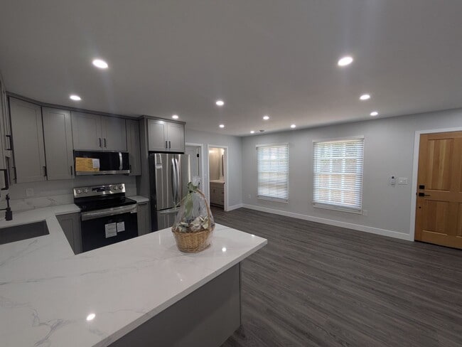 Building Photo - Brand New 2 Bedroom / 2 Bath ADU – Private...