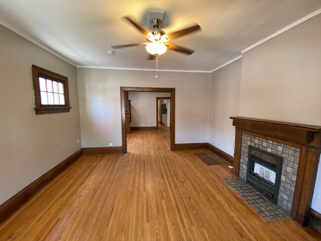 Foto del edificio - 2211 Neil Ave
