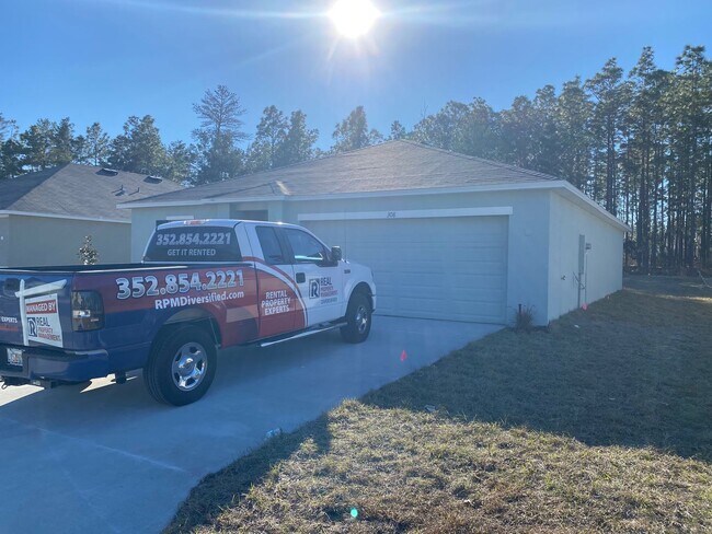 Foto del edificio - Desirable Lake Diamond Subdivision 3/2/2 **Won't Last**