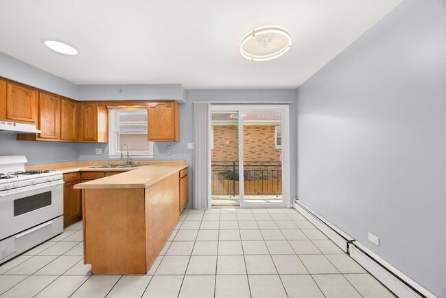 Building Photo - 4601 Vernon Ave