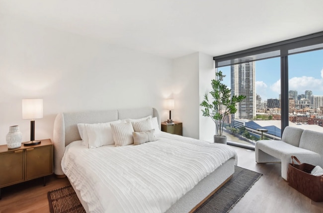Foto del edificio - 345 N Canal St
