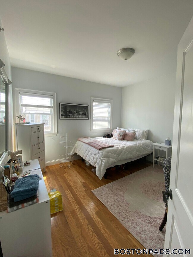 Building Photo - 23 Washburn St