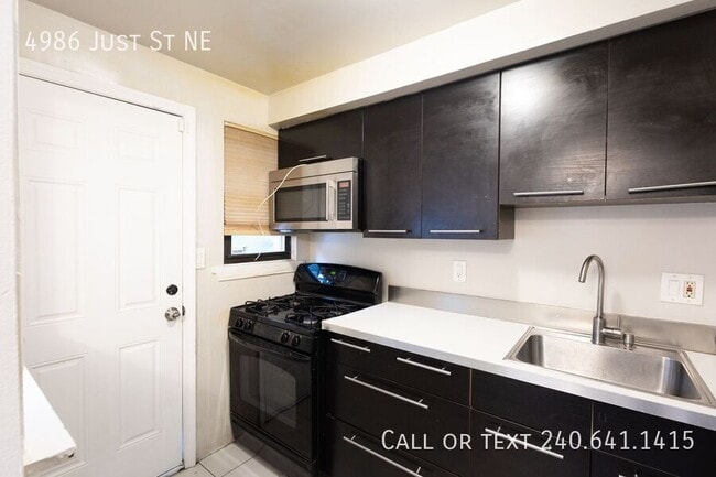 Foto del edificio - 4986 Just St NE