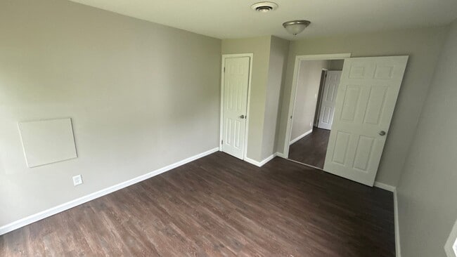 Building Photo - Single family