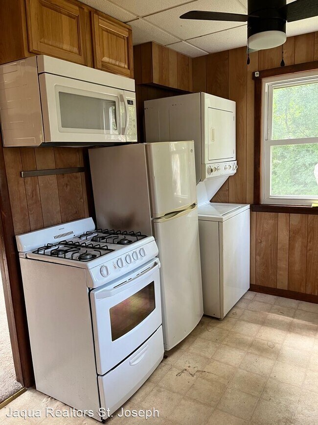 Foto del edificio - 1 br, 1 bath House - 3148 North M-63